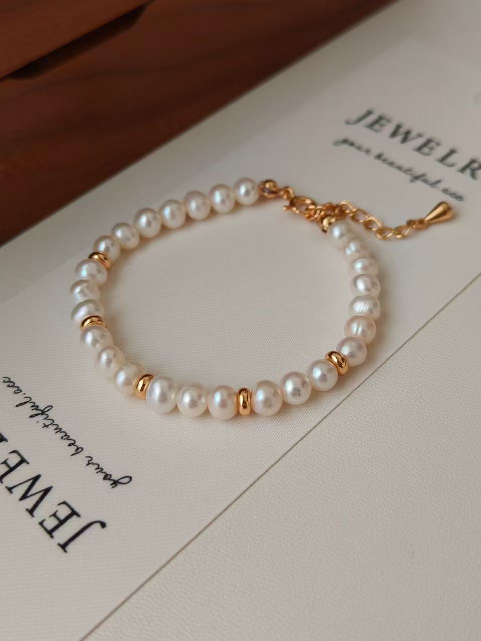 Classic Freshwater Pearl Bracelet – 18K Gold Vermeil on Sterling Silver | Timeless Elegance